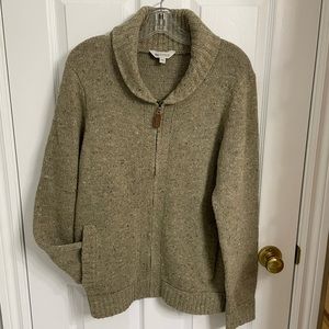 WINDRIVER OUTFITTERS  Zip Cardigan size Medium